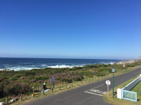 Bungalow by the sea near Cape Town